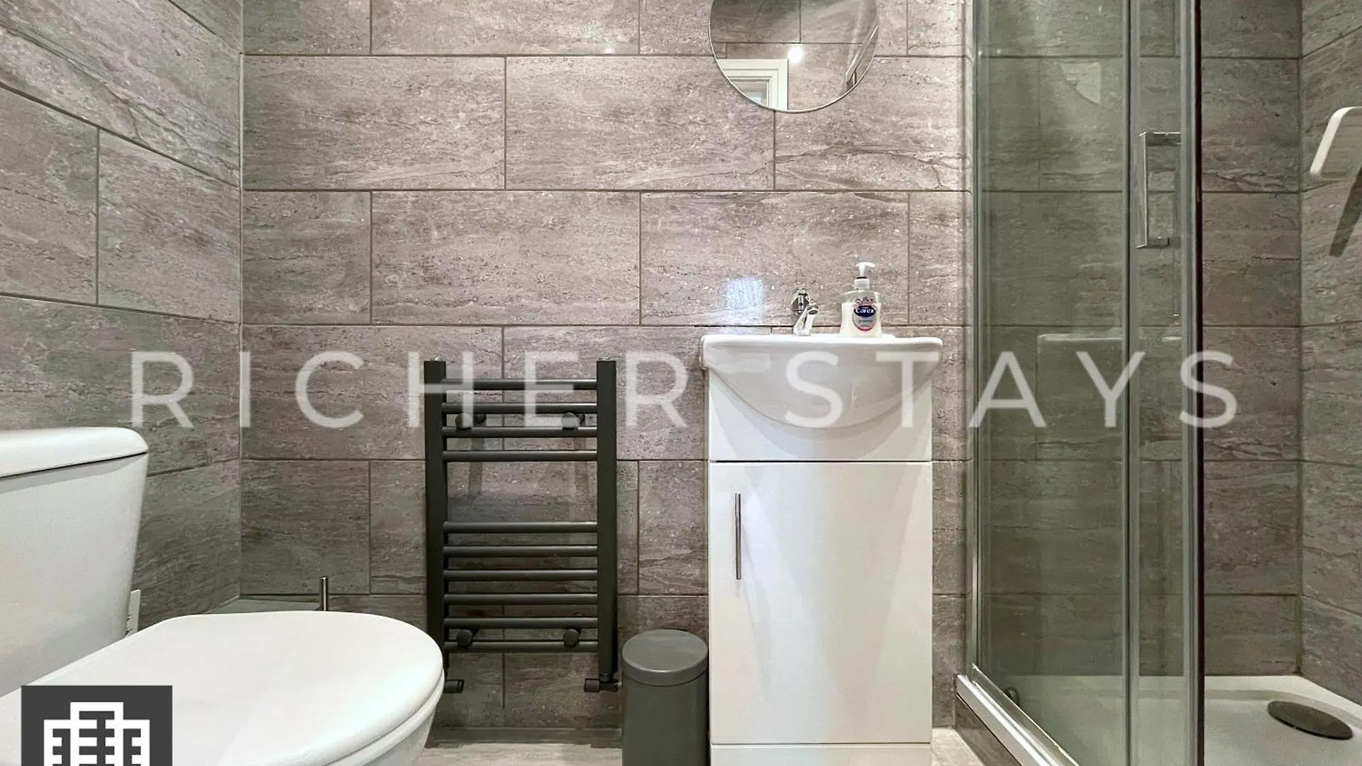 Hotel Hackney Suites - En-Suite Rooms & Amenities Londres