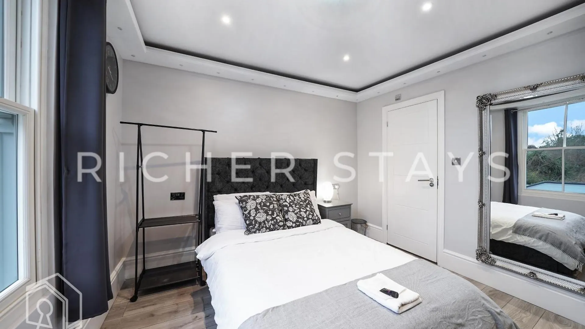 Hotel Hackney Suites - En-Suite Rooms & Amenities Londres