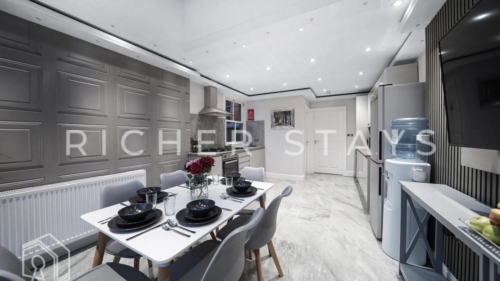 Hotel Hackney Suites - En-Suite Rooms & Amenities London