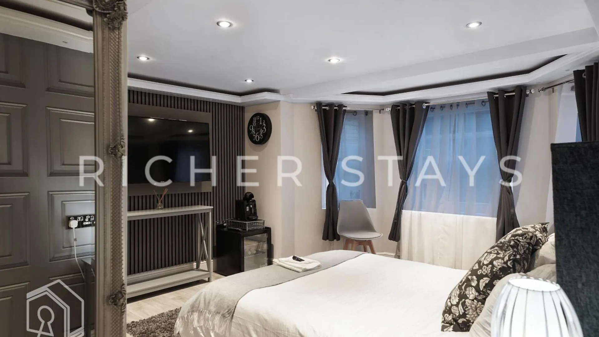 Hackney Suites - En-Suite Rooms & Amenities London 4*,