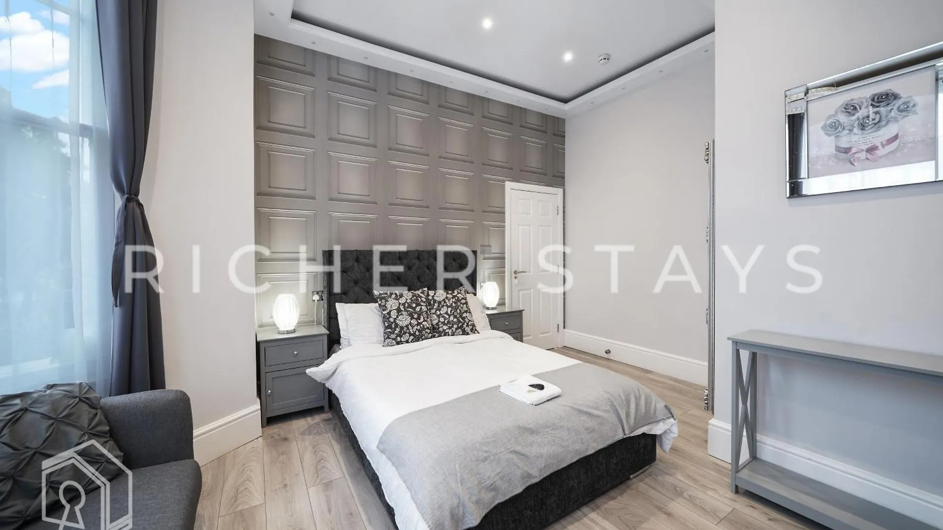 Hackney Suites - En-Suite Rooms & Amenities London